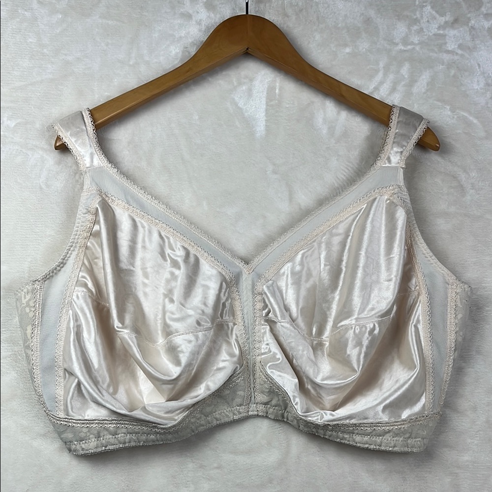 Playtex 18 HR Soft Cup Elegant Beige Satin Bra Women’s Size 50DDD